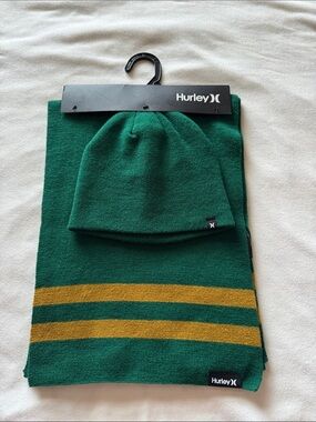 Hurley New Yorker beanie/scarf set